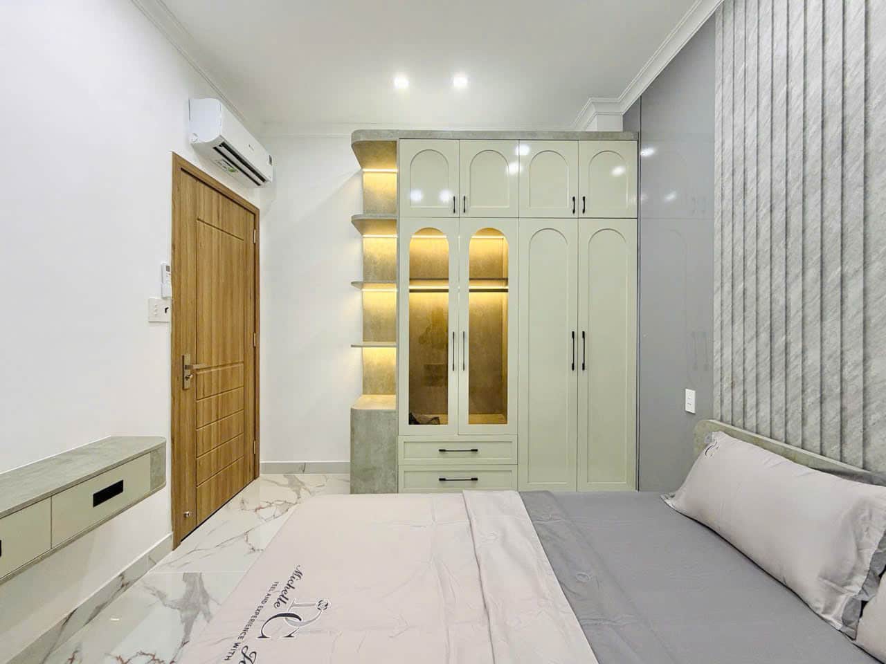 z7204528936621_06cab625ae40e3ca62ce60847826462c